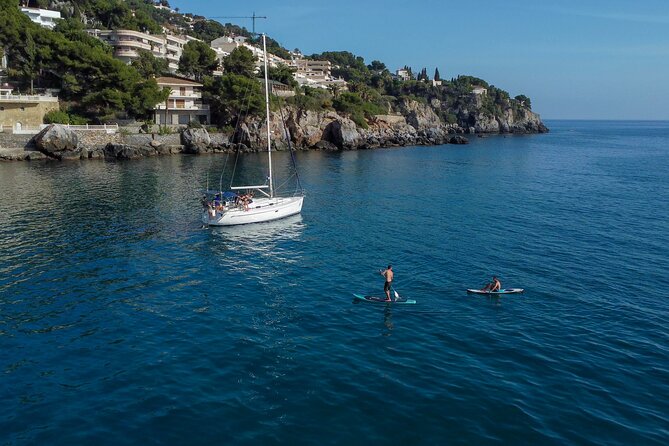 La Herradura: Sailboat with a view of dolphins-Shared - Water Time in High Season: Anchoring for Swim, Snorkel, and Surf Paddling