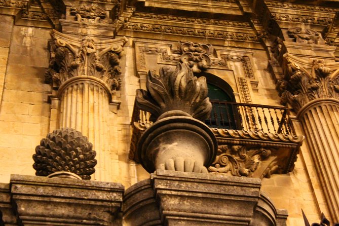 Legends and Mysteries Walk - The Guides Make It, and You’ll Notice the Difference