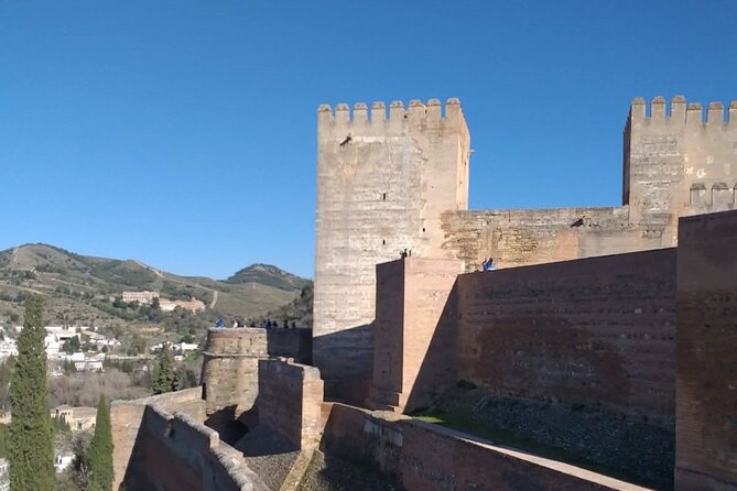 Legends of the Alhambra Tour with Tickets Included - Generalife Gardens: sultan summer escape with water and views