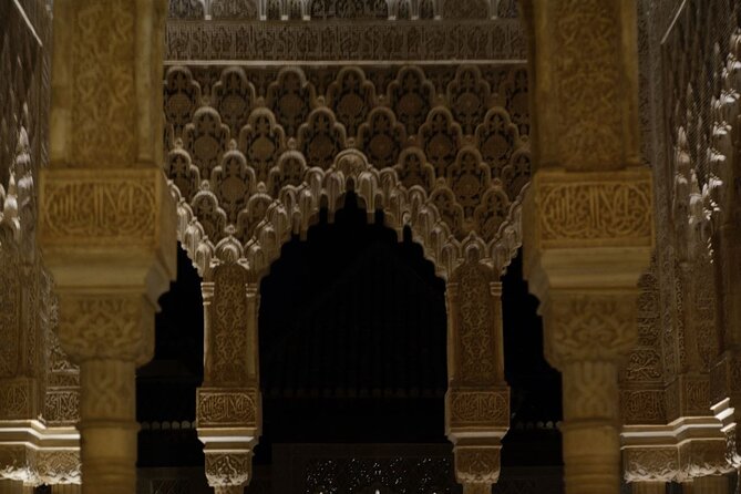 Night Tour of Alhambra and the Nasrid Palaces - Stop 2: Alcazaba and the Nasrid Palaces after dark