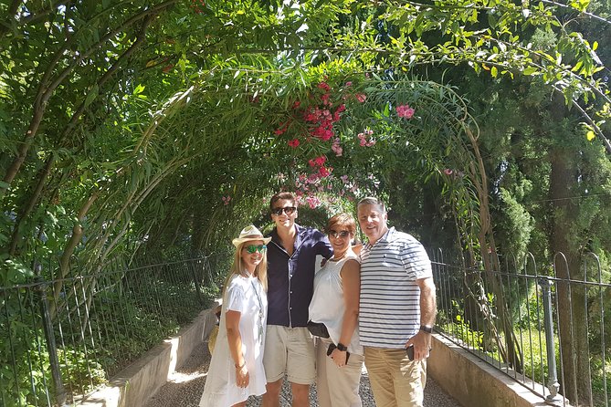 Premium Granada and other Cities Private Tour - Stop 2: Albaicín, UNESCO charm, and the walk to San Nicolás