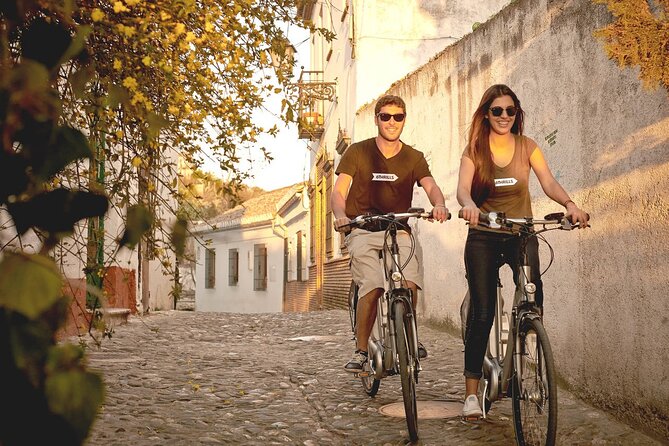 Private Electric Bike Tour with Play Granada - Fuente del Avellano and the quick Sacromonte reveal