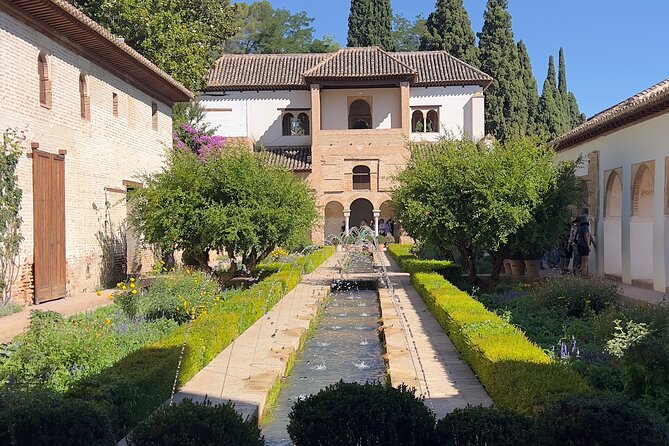Private excursion to the Alhambra and Generalife - Price and value: $240.05 per person with admission handled