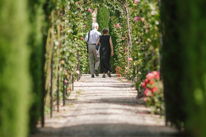 Private Guided Tour to Alhambra with Tickets to City Monuments - A private Alhambra plan that starts by the Generalife