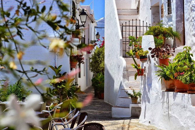Private tour from Motril to Nerja, Frigiliana and Nerja caves - Frigiliana on the same day: why it pairs well with Nerja
