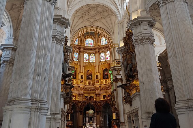 Private Tour: Historic Center of Granada - Start at Plaza de las Pasiegas and get your bearings fast