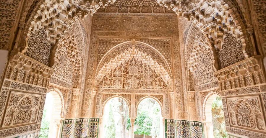 Private tour in all complete complex of Alhambra with ticket - Pace, flexibility, and choosing your order