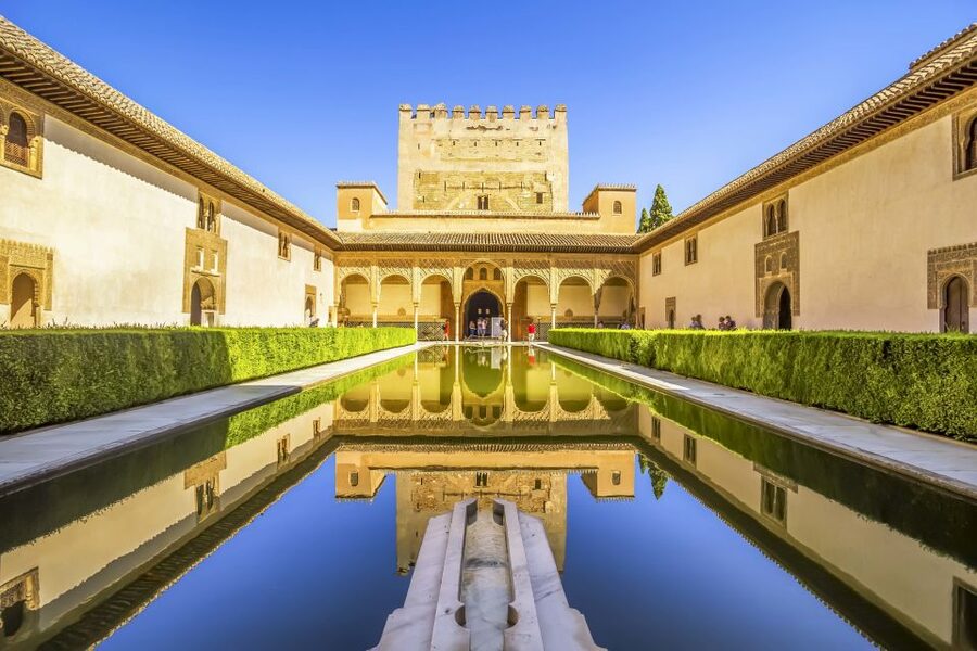 Private tour in all complete complex of Alhambra with ticket - A 3-hour Alhambra plan that covers every main zone