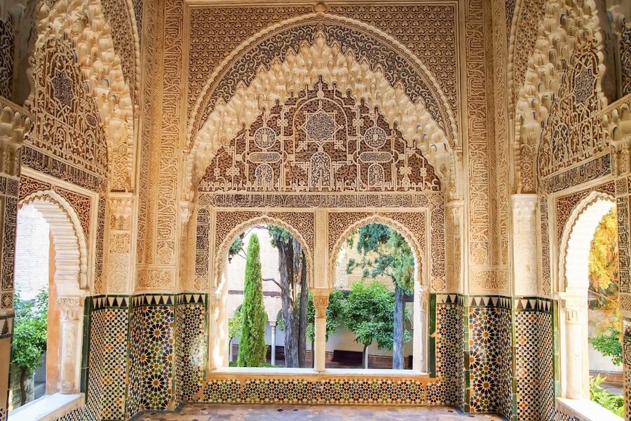 Private tour in all complete complex of Alhambra with ticket - Palace of Charles V, the later layer you will want to understand
