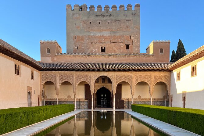 Private Tour in the Alhambra : buy your tickets and book your tour - A private Alhambra route that actually makes sense