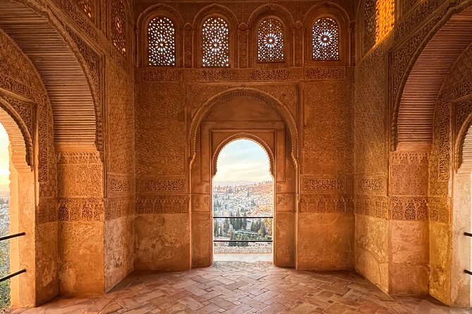 Private Tour in the Alhambra : buy your tickets and book your tour - Why the audio system and official guide change everything