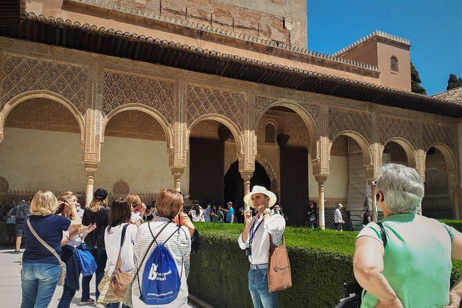 Private Tour of the Alhambra to travel back in time. NO TICKETS - Entering the Alhambra smart: plan for tickets and timing