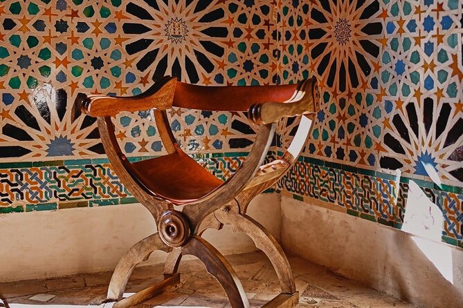 Private Tours Alhambra : Tickets & Tour Guide & Skip-the-Line - Stop 4: Palace of Carlos V (20 minutes, ticket included)