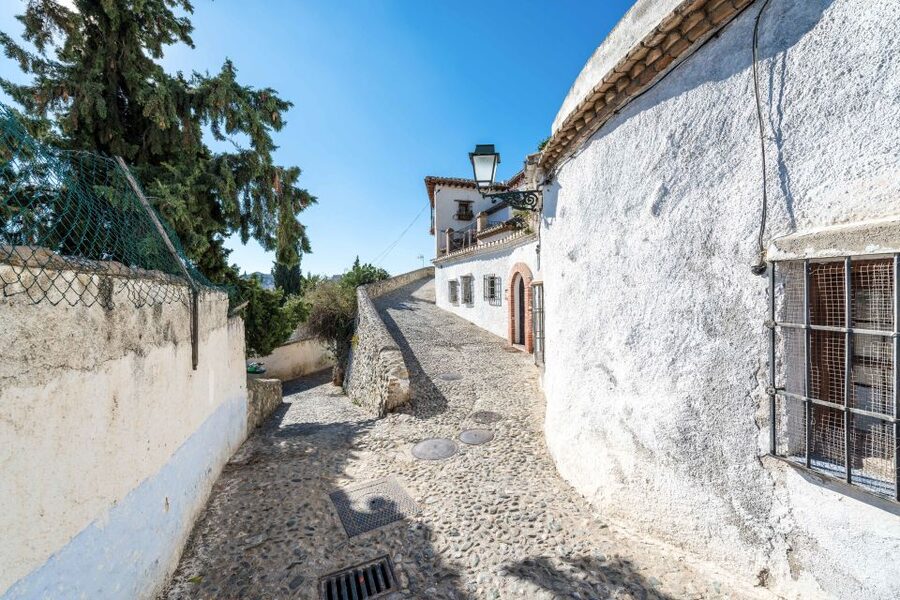 Sacromonte Caves Museum Admission Ticket - Getting to Barranco de los Negros without a headache