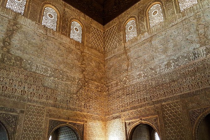 Skip the line: Alhambra Palace and Generalife Gardens Private Guided Tour - From the Alhambra Ticket Office to your first Nasrid rooms