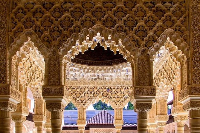 Skip the line: Alhambra Palace and Generalife Gardens Private Guided Tour - Private guide effect: pacing, questions, and consistency