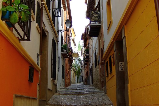 Sunset Walking Tour in Albaicín & Sacromonte - Price and value at about $18: what you get, what you skip