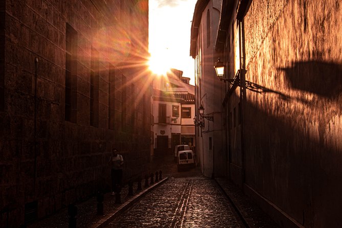 Sunset Walking Tour in Albaicín & Sacromonte - Who this sunset walk is best for (and who should choose differently)