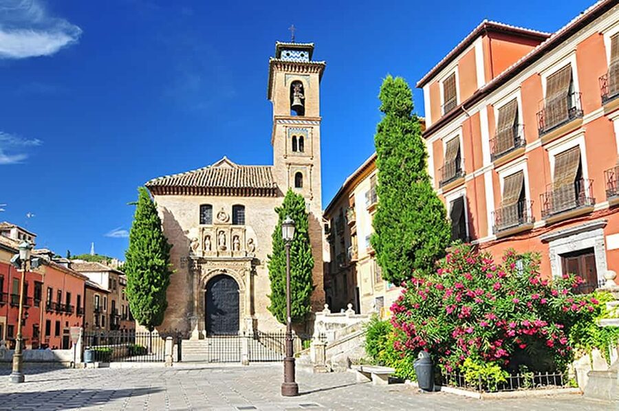 Tour Granada from its Origin; Albaicín - Plaza de San Nicolás: when the view does the talking