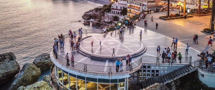 Tropical Coast and Caves of Nerja Day Tour from Granada - Costa Tropical to Nerja, how this 9-hour day works