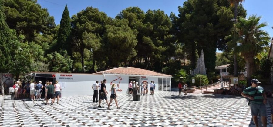 Tropical Coast and Caves of Nerja Day Tour from Granada - Salobreña and Majuelo Park: short stops that add depth