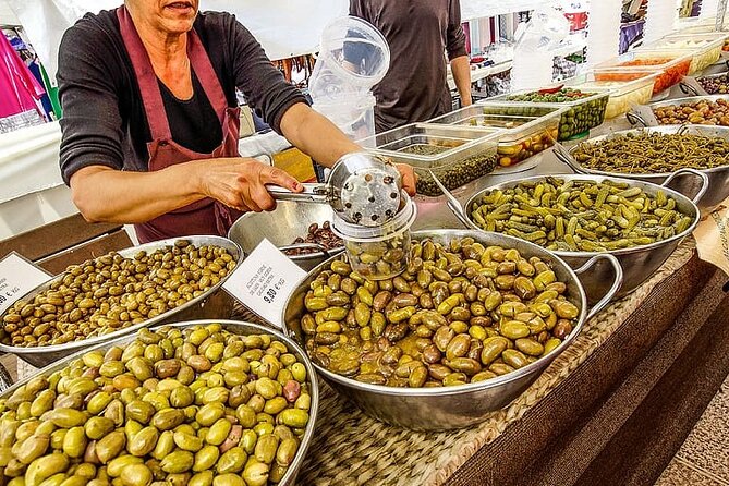True Taste of Granada Old Town & Albaicin Tapas Tour - Stop 2: Albaicín and Calle de las teterías, where your first tapas lands
