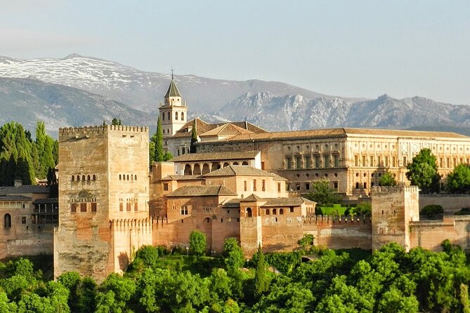 Walking tour in Alhambra, Nasrid Palaces and Generalife - Generalife gardens: the Nasrid summer retreat vibe