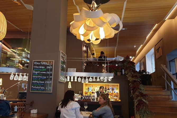 Wine Tasting in Granada - Mango, avocado, tapas, and award-winning Granada cheese pairings