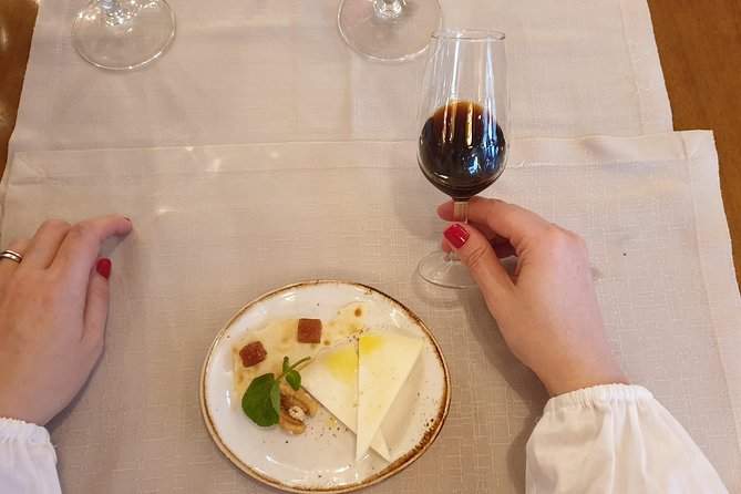Wine Tasting in Granada - Katia’s role: guided tasting with real explanations